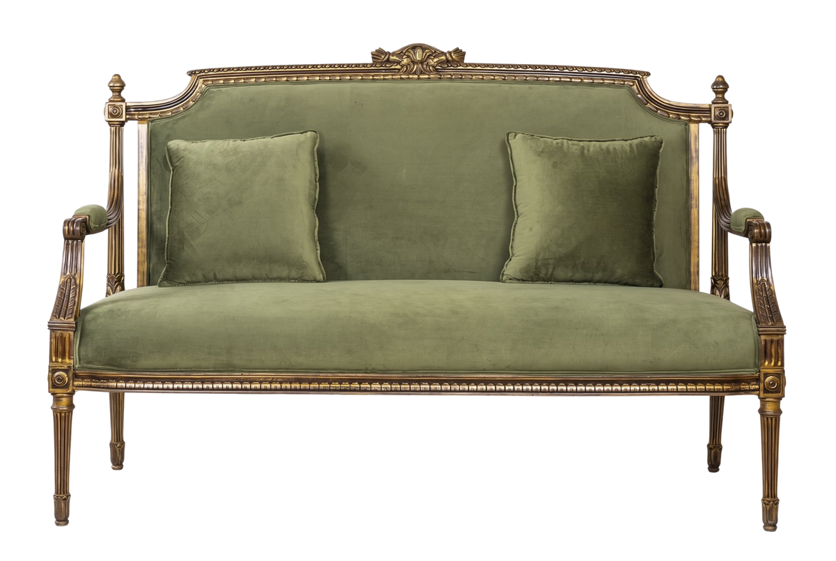 Seating: green velvet settee (SE002)
